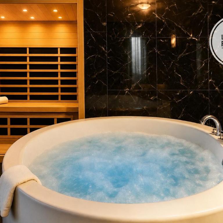 Life VOYAGE Résidence & Spa by Life Renaissance - Place KLEBER - Deluxe Studio - Private Sauna & 'Jacuzzi' - 10