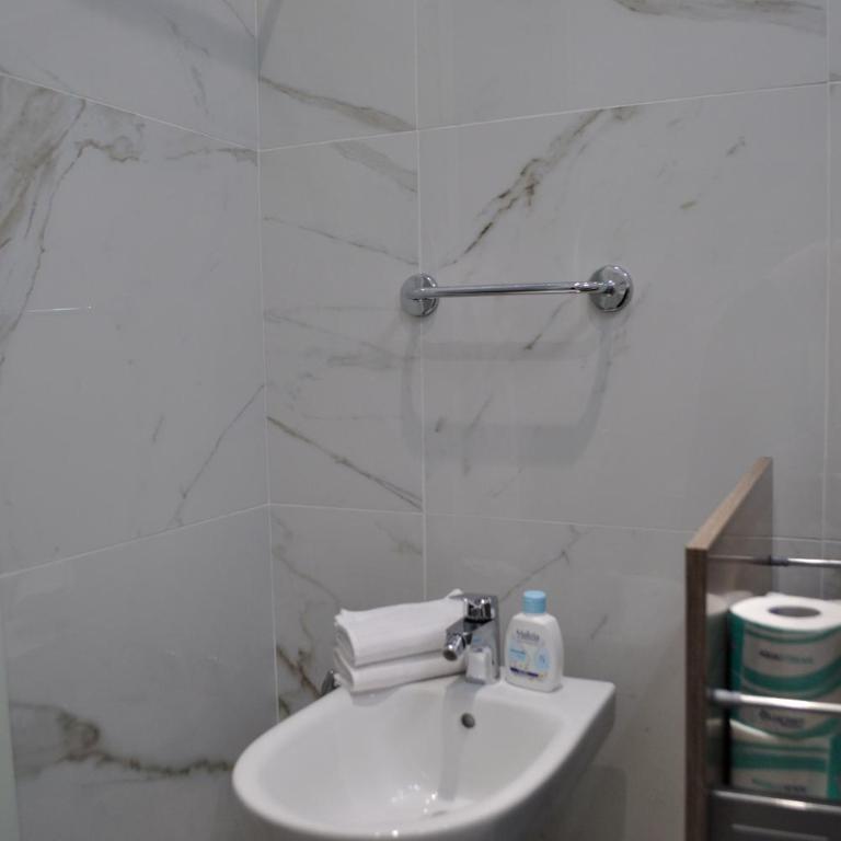 B&B Palazzo Sant'Alfano - Deluxe King Room - 17