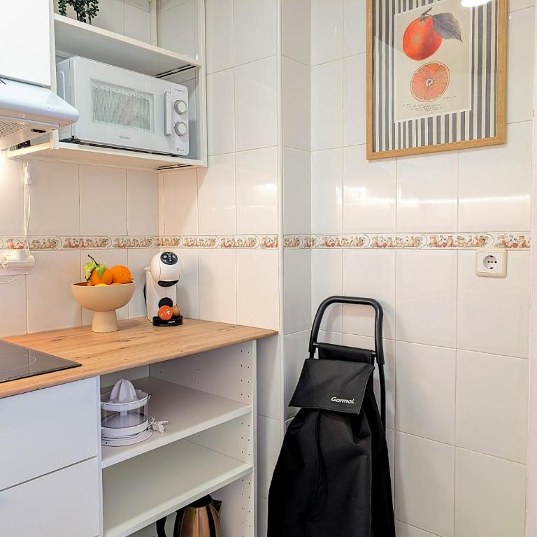 Live Like a Local - Central - Work & Winter Sun - Two-Bedroom Apartment with Balcony - 14