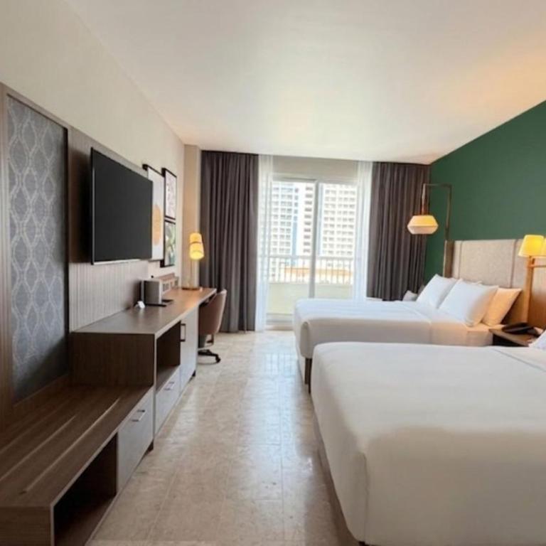 Holiday Inn Acapulco Amarea by IHG - Standard Queen Room with Two Queen Beds, Balcony and City View - Top Floor - 3