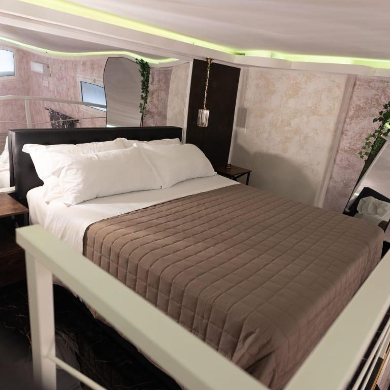 Midnight Suite Gioeni Etnea - Chambre Lit King-Size Deluxe - 9