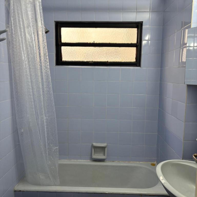 Atemporarios Centro Av Corrientes 4 pax Paseo La Plaza Teatros - One-Bedroom Apartment - 4