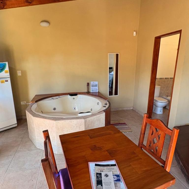Complejo Inti Wara - frente al Río Los Reartes - Suite con bañera de hidromasaje - 14