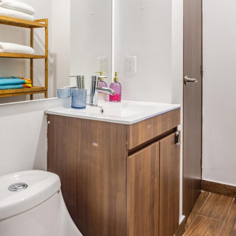 Modern and centrally located, 10 min from Macroplaza with pool - Apartamento de 2 dormitorios - 7