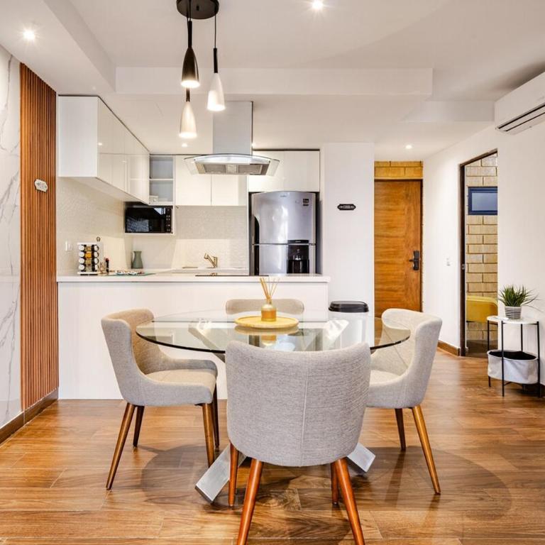 Modern and centrally located, 10 min from Macroplaza with pool - Apartamento de 2 dormitorios - 12