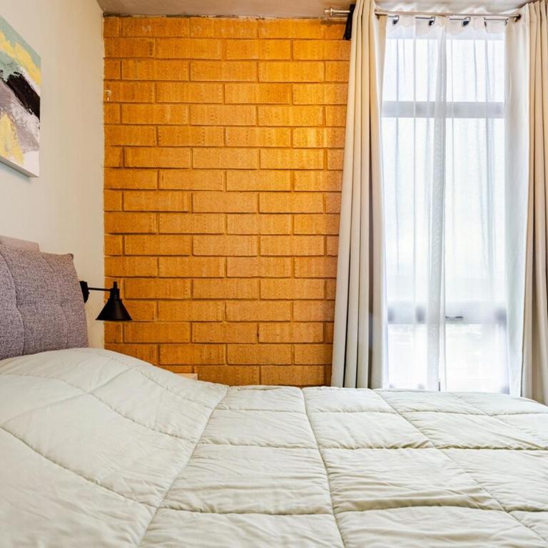 Modern and centrally located, 10 min from Macroplaza with pool - Apartamento de 2 dormitorios - 15