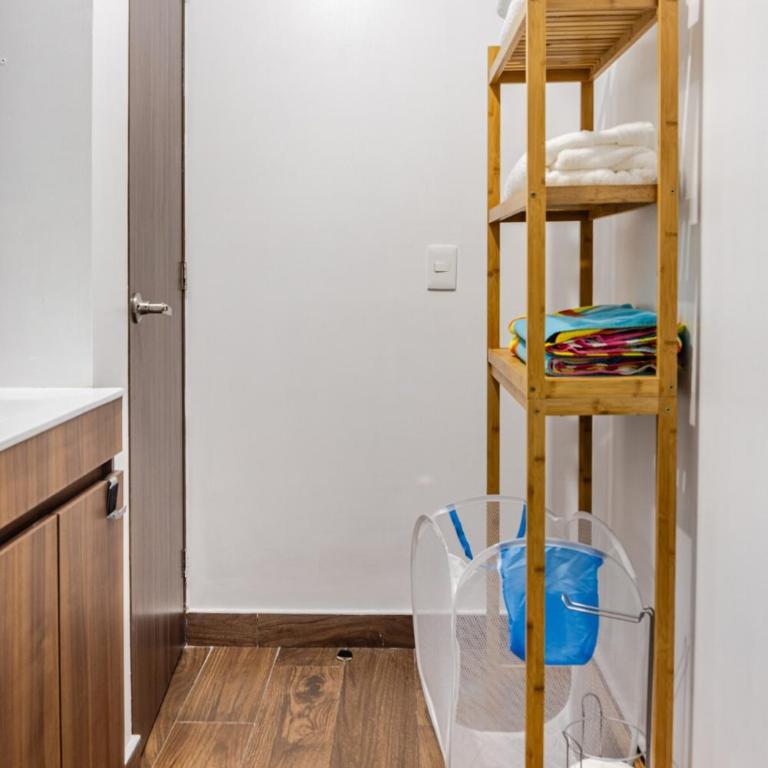 Modern and centrally located, 10 min from Macroplaza with pool - Apartamento de 2 dormitorios - 18