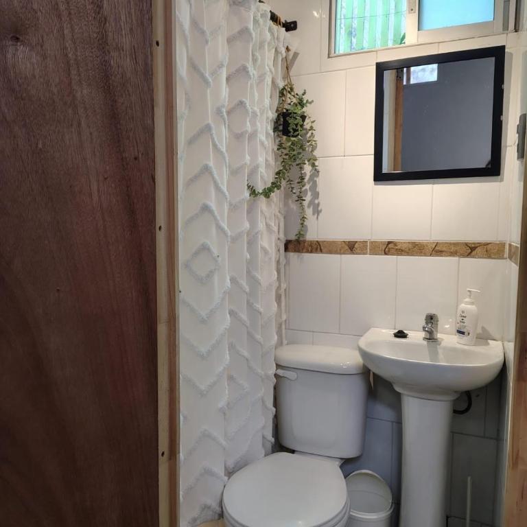 HOSPEDAJE LA REINA u - Habitación Individual con baño - 13