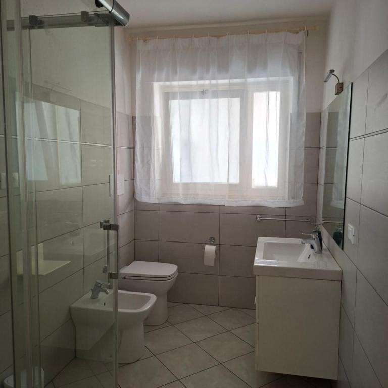 La Finestra sullo Stretto - Appartamento con 2 Camere da Letto, Balcone e Vista mare - 4
