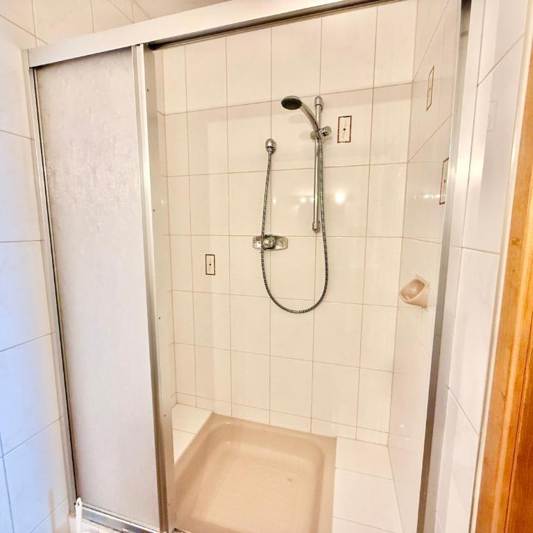 Apartment Karawankenblick with Lake View - Free Parking - Apartment mit 1 Schlafzimmer und Garten - 1