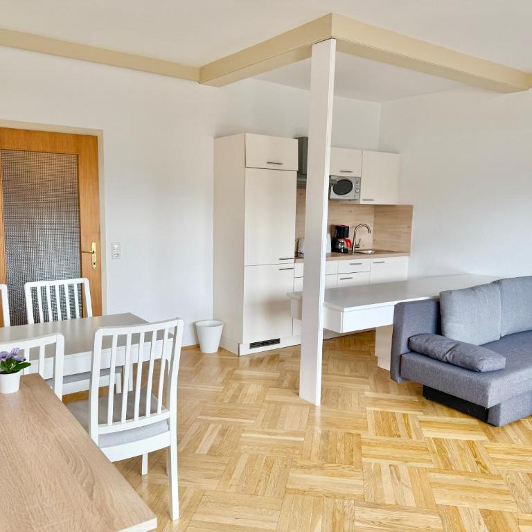 Apartment Karawankenblick with Lake View - Free Parking - Apartment mit 1 Schlafzimmer, Balkon und Meerblick - 7