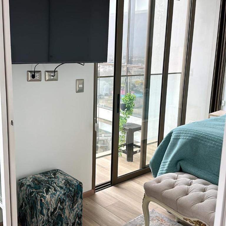 Luxury Ocean View Apartment - Pool & Gym - One-Bedroom Apartment - 18