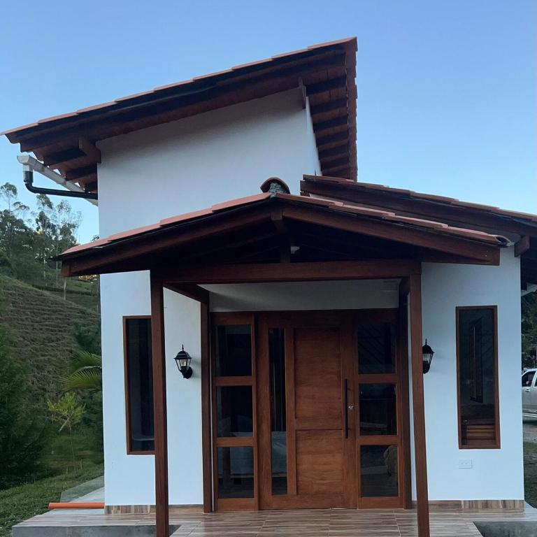 Cabaña La Suiza con Jacuzzi a 5 min del aeropuerto JMC - Casa de 2 dormitorios - 25