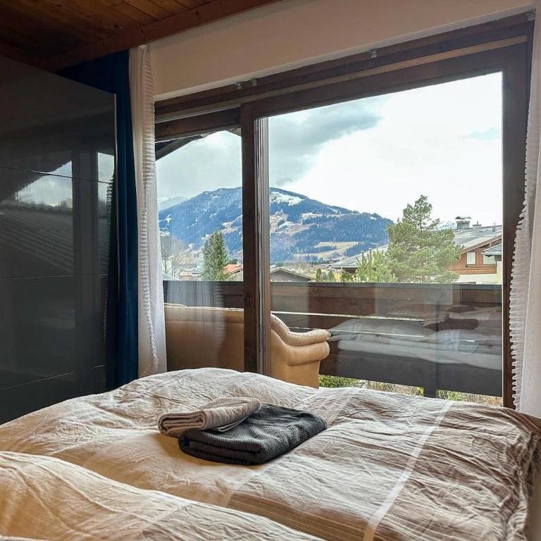 Spacious Group Accommodation in Saalfelden - Four-Bedroom Vacation Home - 7