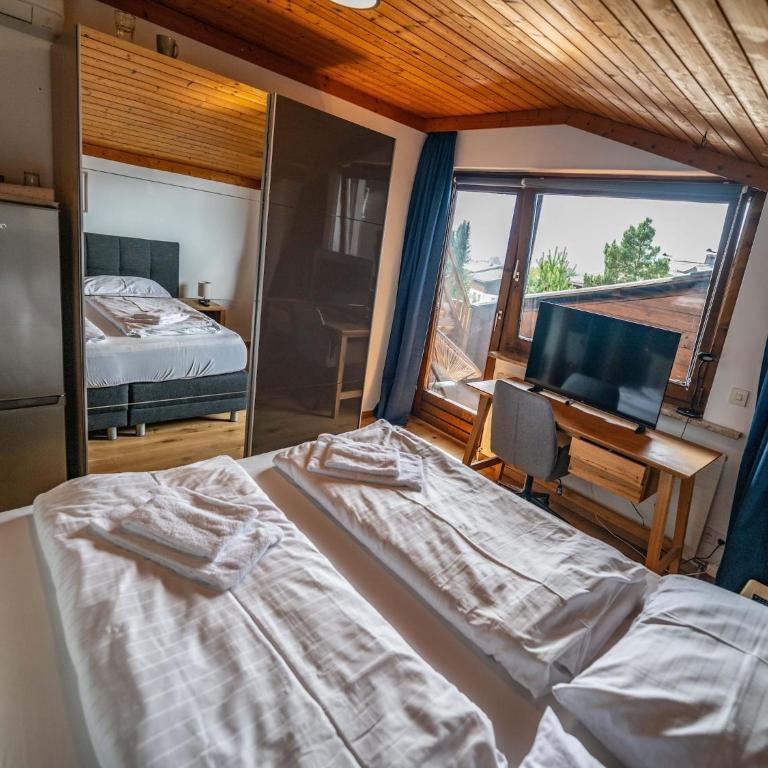 Spacious Group Accommodation in Saalfelden - Four-Bedroom Vacation Home - 15