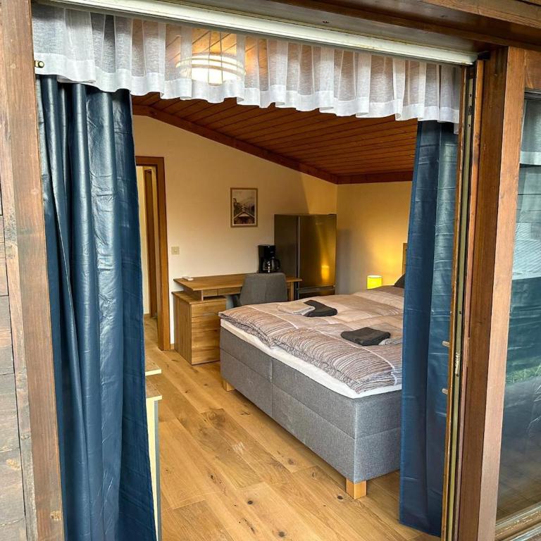 Spacious Group Accommodation in Saalfelden - Four-Bedroom Vacation Home - 26