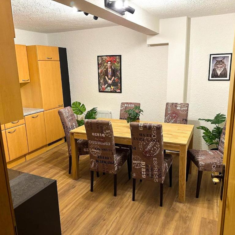 Spacious Group Accommodation in Saalfelden - Four-Bedroom Vacation Home - 2