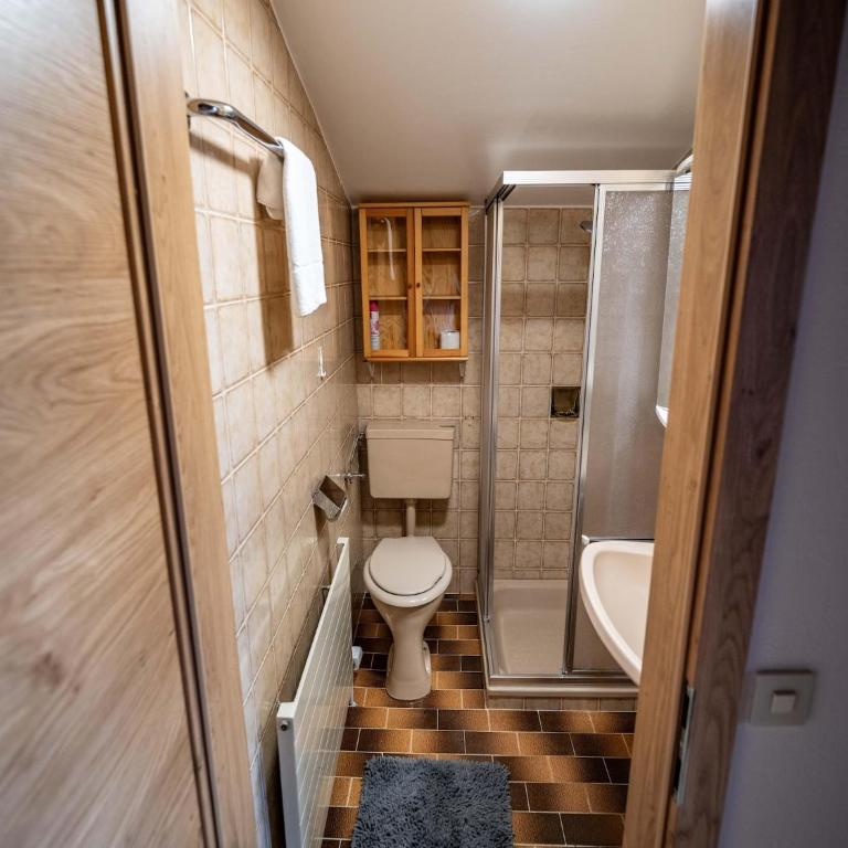 Spacious Group Accommodation in Saalfelden - Four-Bedroom Vacation Home - 22
