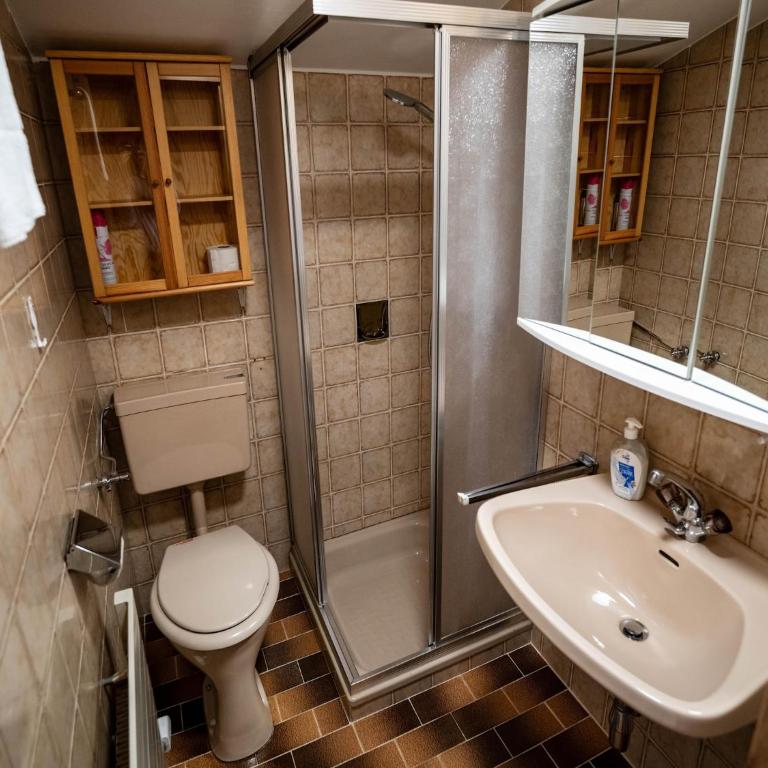 Spacious Group Accommodation in Saalfelden - Four-Bedroom Vacation Home - 20