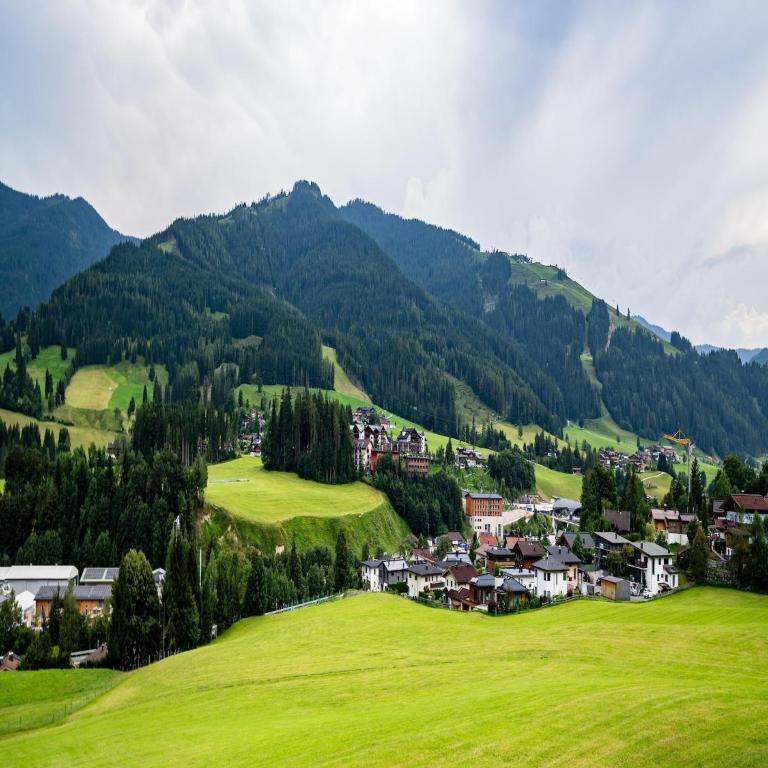 Spacious Group Accommodation in Saalfelden - Four-Bedroom Vacation Home - 39