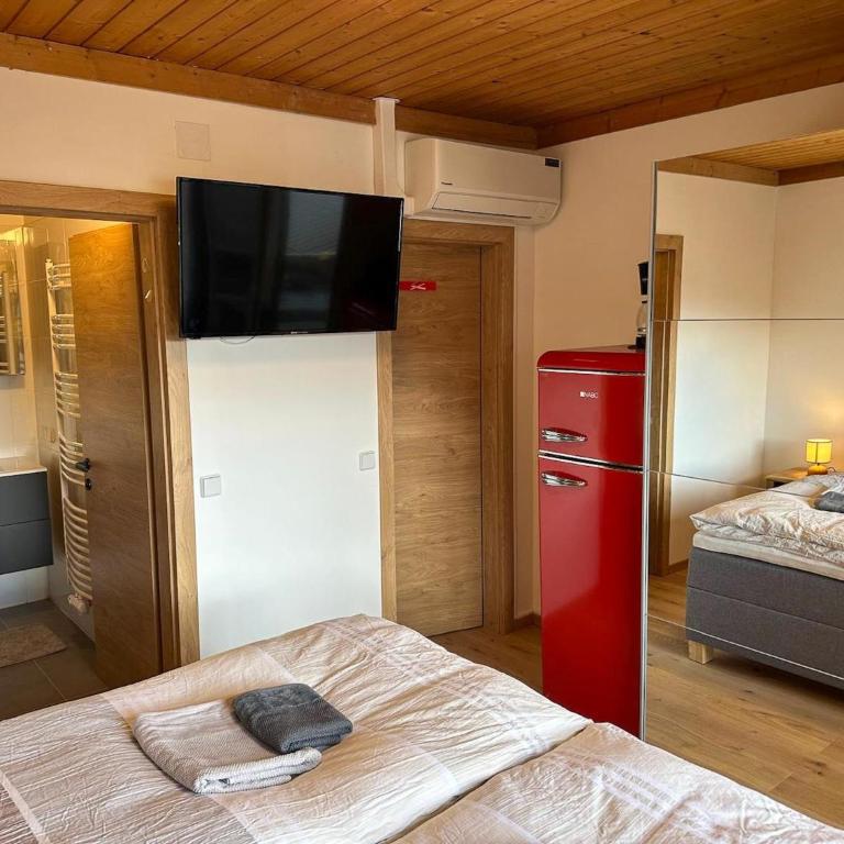 Spacious Group Accommodation in Saalfelden - Four-Bedroom Vacation Home - 10