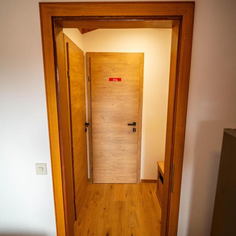 Spacious Group Accommodation in Saalfelden - Four-Bedroom Vacation Home - 28