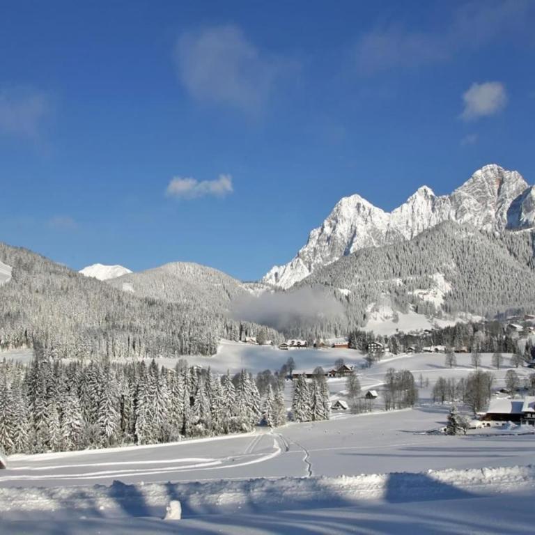 Spacious Group Accommodation in Saalfelden - Four-Bedroom Vacation Home - 36