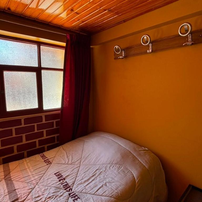 VillaHouse - Huaraz - Superior Twin Room with City View - 4