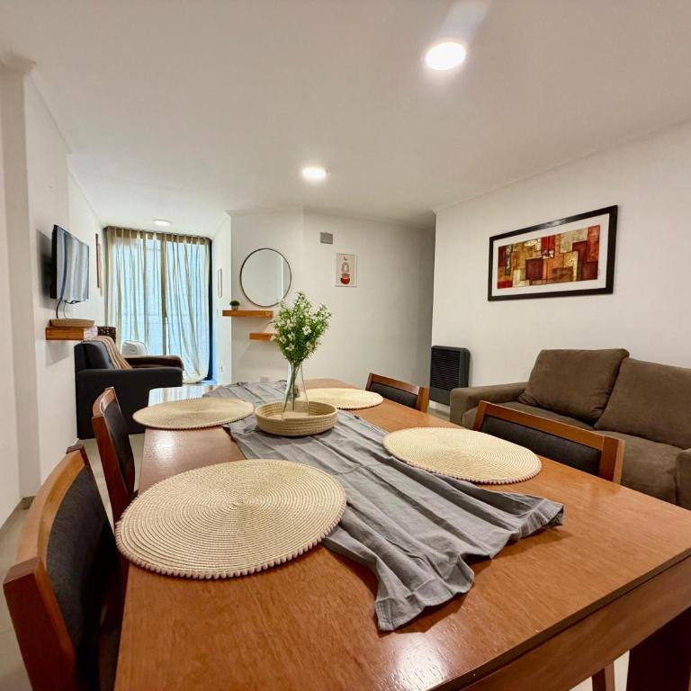 Departamento moderno y céntrico, 2 dormitorios, 70 m2 - Two-Bedroom Apartment with Balcony - 3