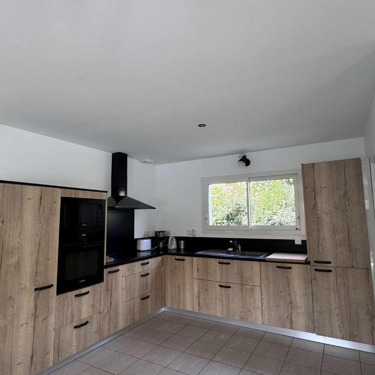 Villa avec piscine, WiFi - 10 pers. - Villa 3 Chambres - 5