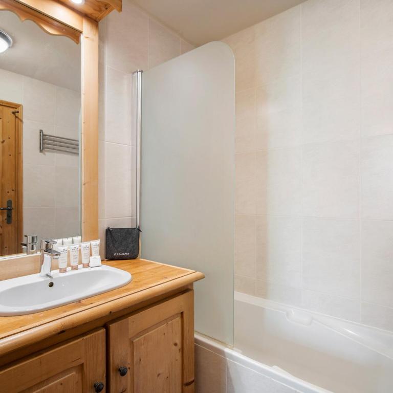 Superbe appartement central - 10 pers. - FR-1-640-89 - Apartment - 14