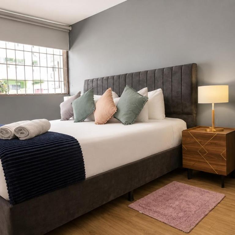 Villa Bamboo Oasis - NUJU Rentals Bogota - Apartamento con vistas al jardín - 18