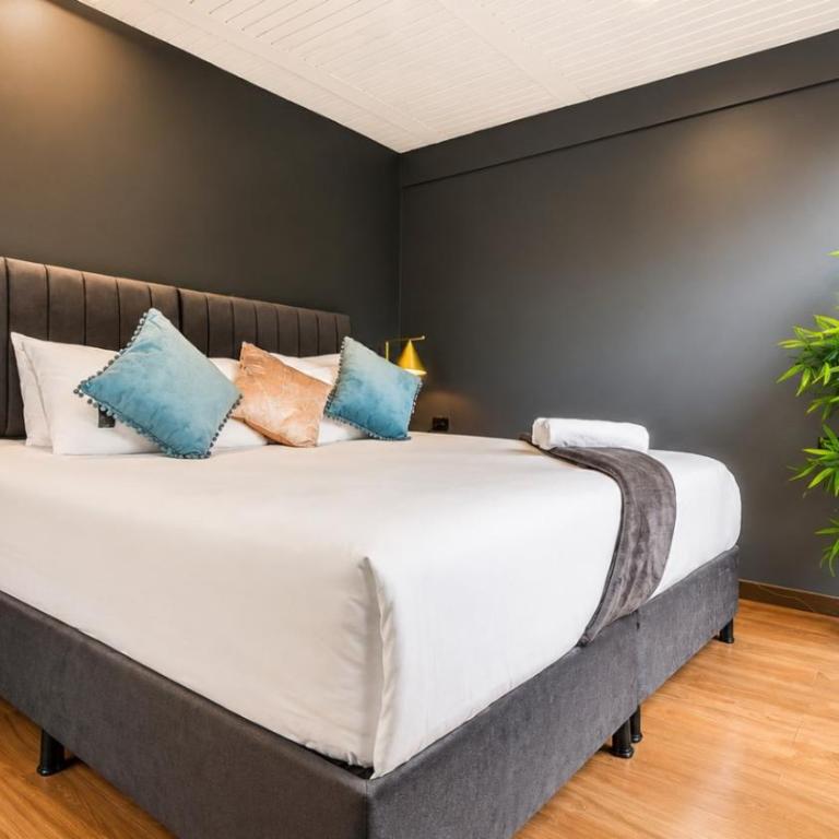 Villa Bamboo Oasis - NUJU Rentals Bogota - Apartamento Deluxe de 2 dormitorios con vistas al jardín - 13