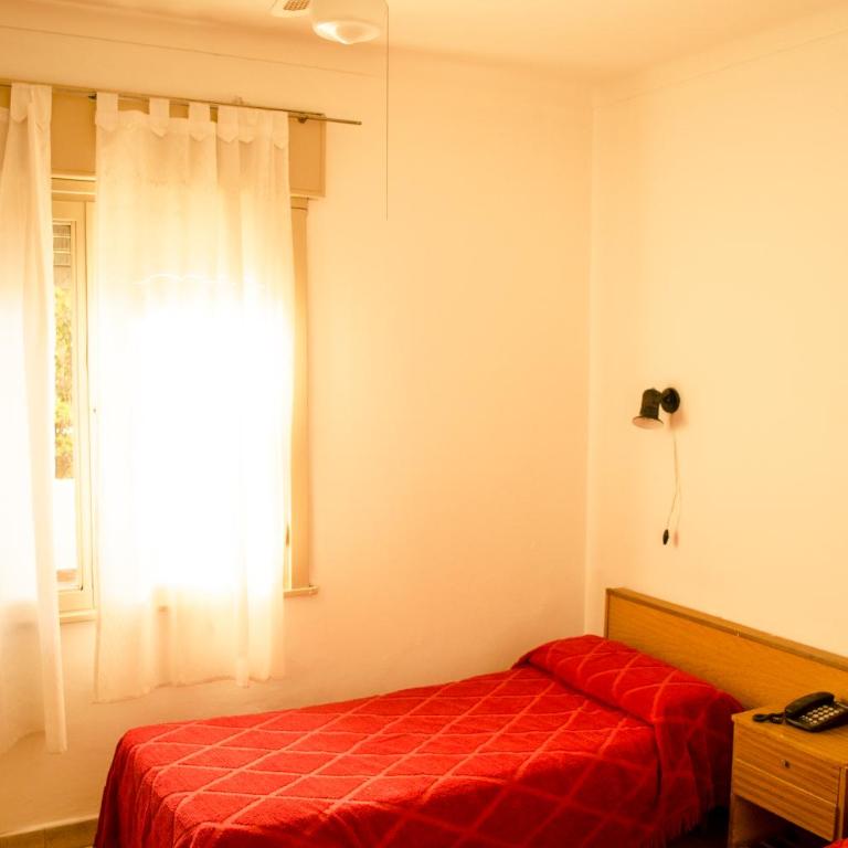 Hotel Centro Neuquén - Habitación Doble con baño privado - 2 camas - 6