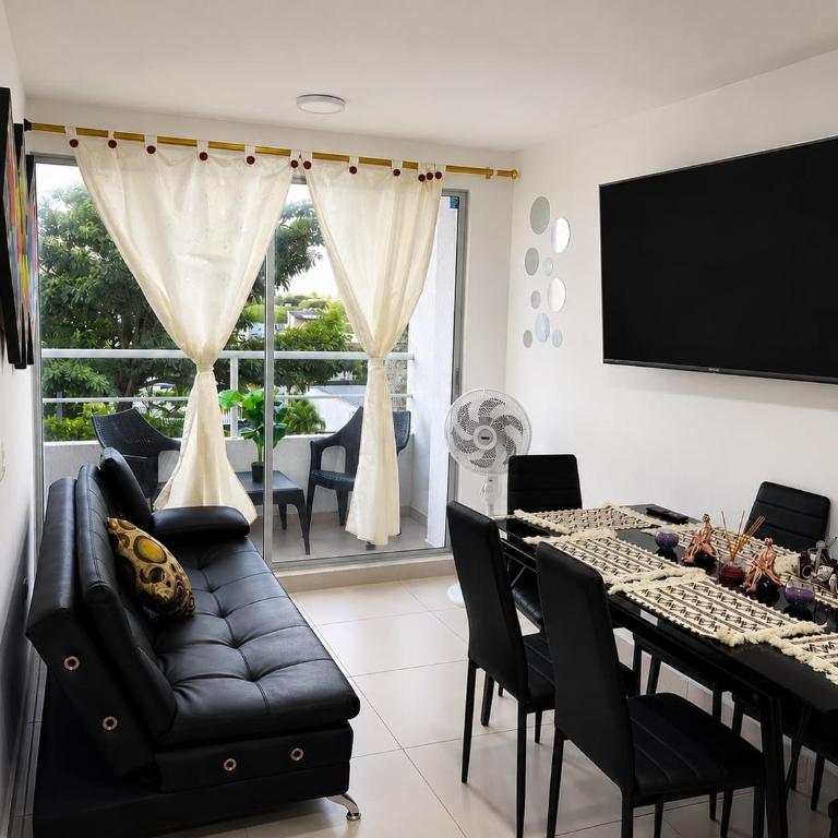 CONSTRUESCALA PM - Torre 811 - Three-Bedroom Standard Apartment - 4