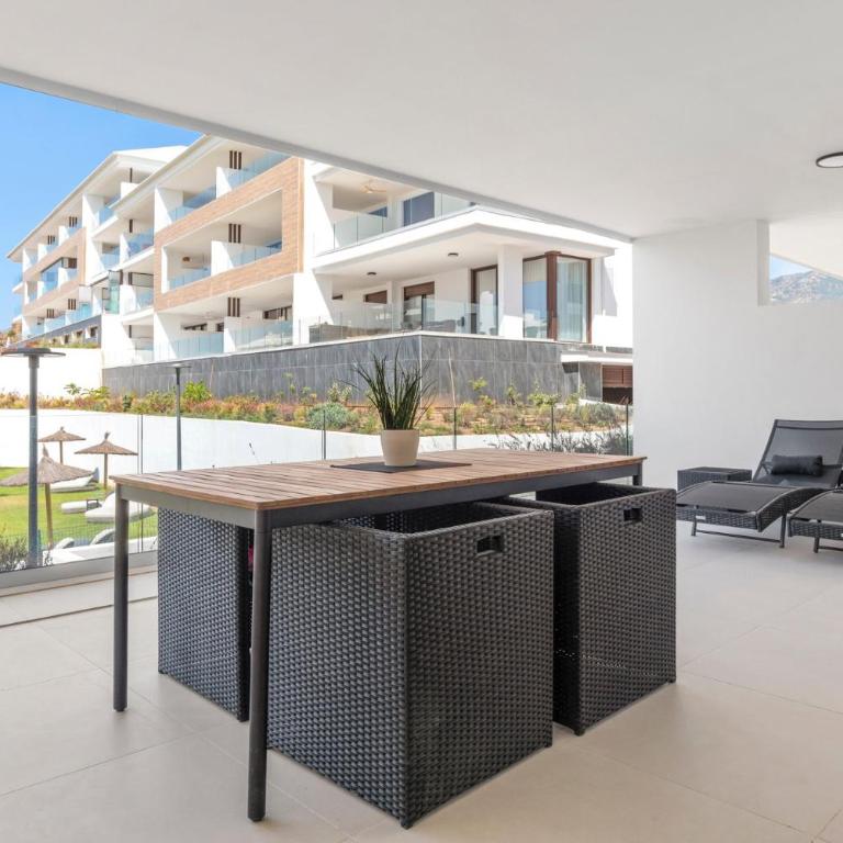 Elegante apartamento 2BR con terraza en Higuerón - Apartamento - 15