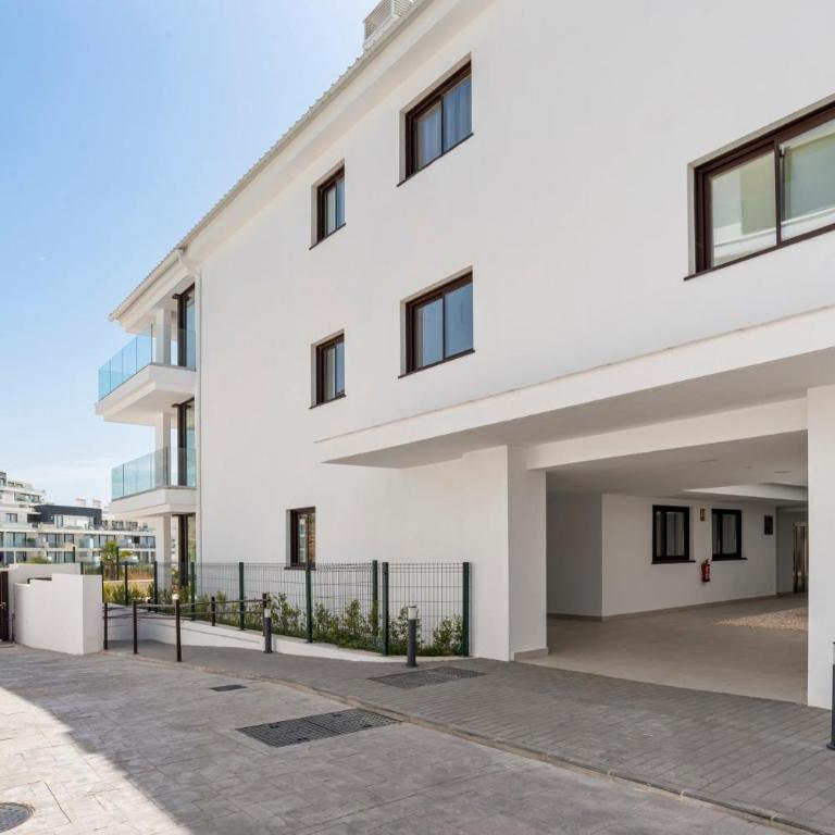 Elegante apartamento 2BR con terraza en Higuerón - Apartamento - 25