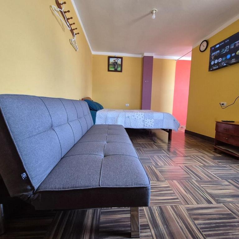 Studio apartment in a family home - One-Bedroom Apartment - 8