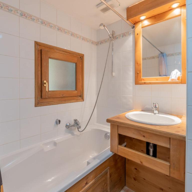 Apt Les Capucins Quiet Chamonix Base w/ Private Garden - Happy Rentals - Appartamento - Piano Terra - 9