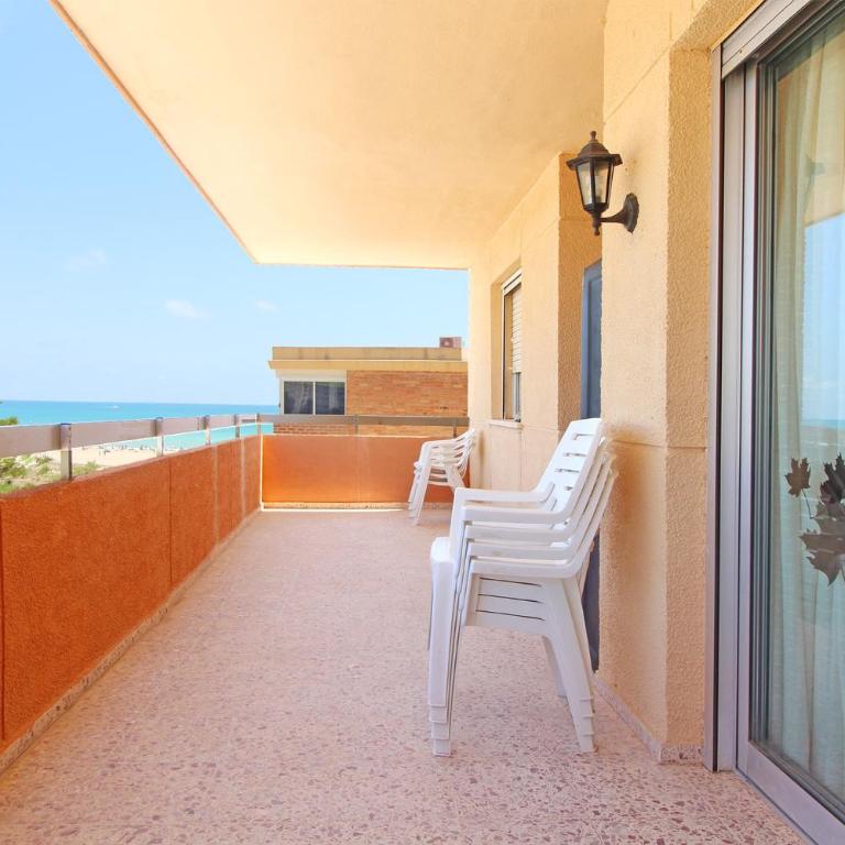 Global Vacacional, Apartamento con terraza y vistas a la playa - Apartment mit Meerblick - 2