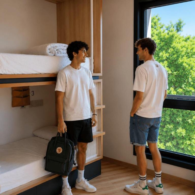 Cats Hostel San Sebastian - Cama en habitación compartida mixta con 6 camas y baño privado - 8