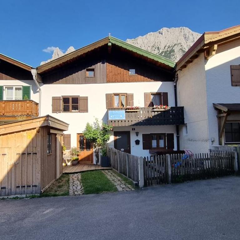 Ferienhaus Klotz mit Kinderzimmer und Spielsachen - Two-Bedroom Apartment - 1