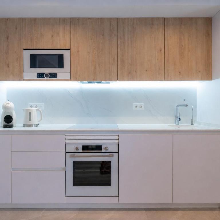 Rooftop Pool and Beach Modern Apartment with Garage - Torrevieja - Apartment mit 2 Schlafzimmern - 3