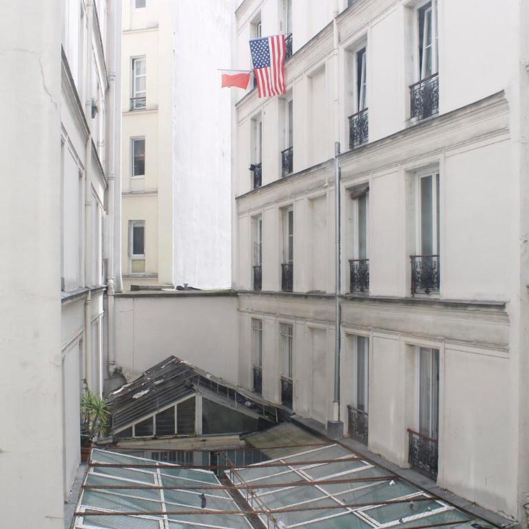Charmant T2 proche de Montmartre - Appartement - 18