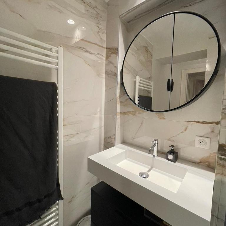 ArchitectDesigned Apartment Rennes City Centre 5 min to Train Station - One-Bedroom Apartment - 15