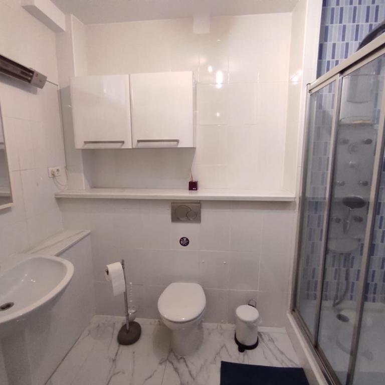 Stylish 4 bedroom Villa with private pool - Villa - 29
