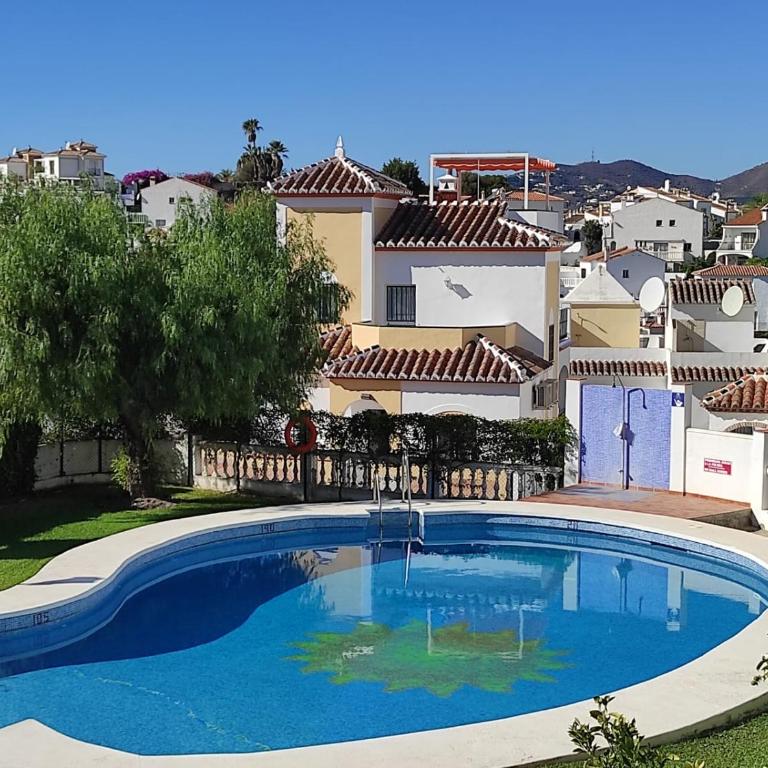 Stylish 4 bedroom Villa with private pool - Villa - 2