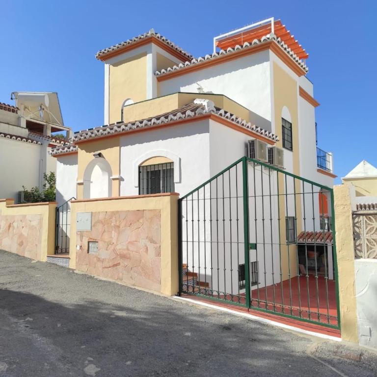 Stylish 4 bedroom Villa with private pool - Villa - 4