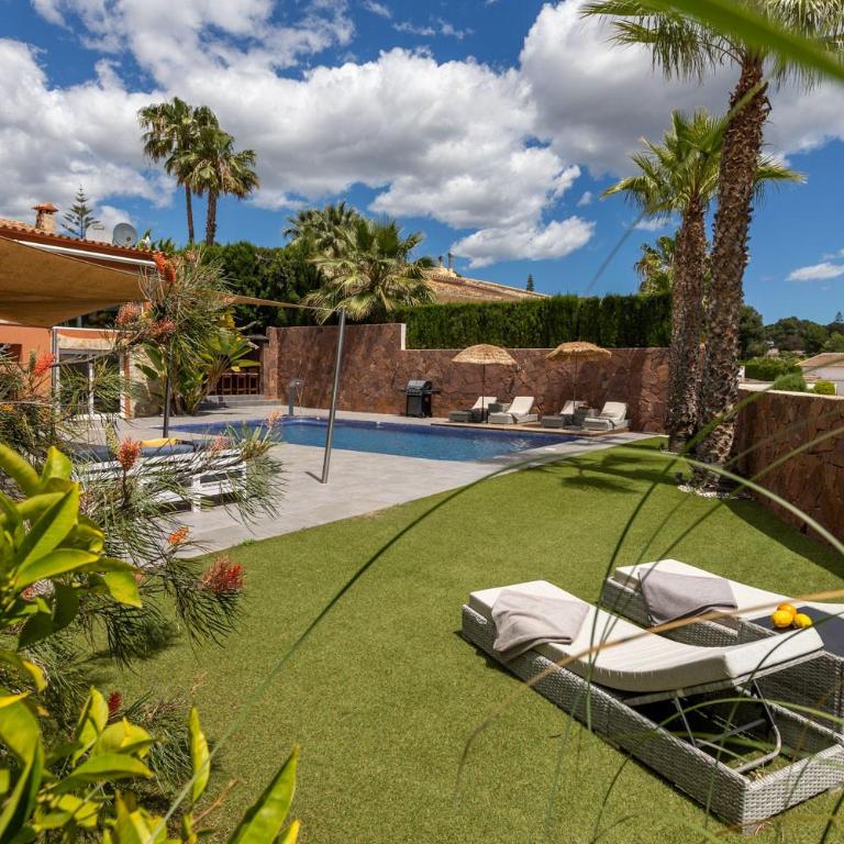 Villa Fernanda by Abahana Villas - Villa - 23