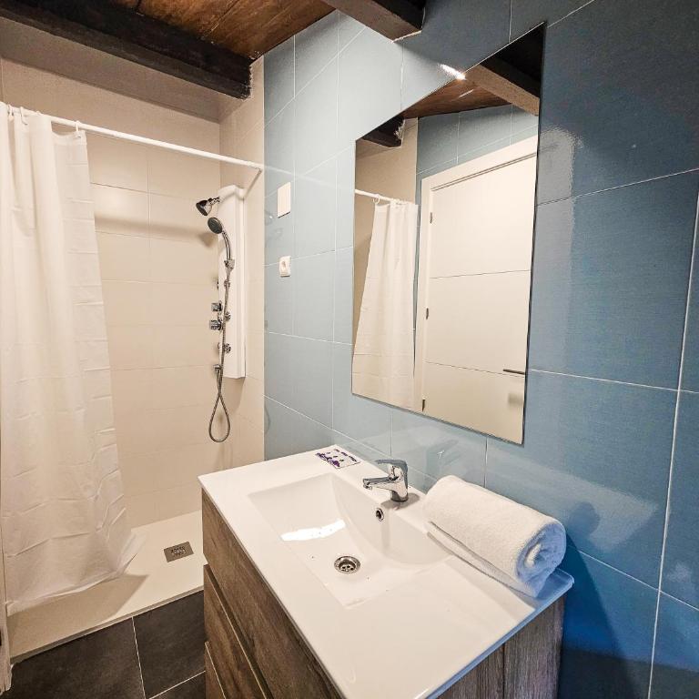 Hotel Rural Pirineo Jacetania 3000 - Habitación cuádruple - 13